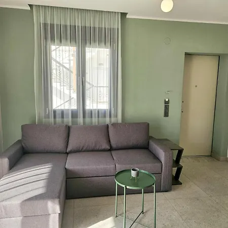 Serenade Apartment *