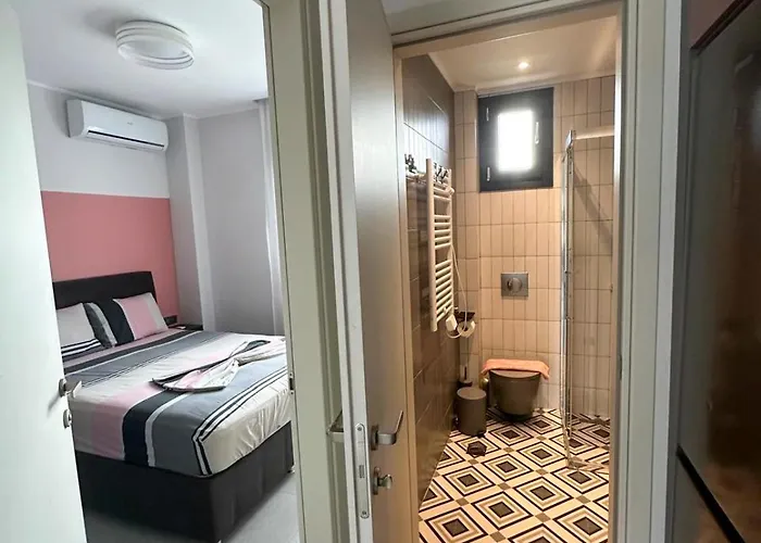 Serenade Apartment *