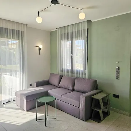 Serenade * 네아 모우다니아