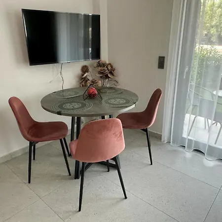 Serenade 아파트 네아 모우다니아