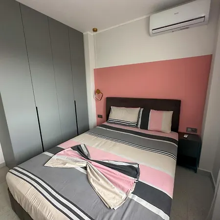 Serenade 네아 모우다니아